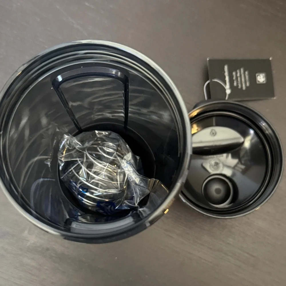 BlenderBottle Pro28 Black Water Bottle - Picture 4 of 4